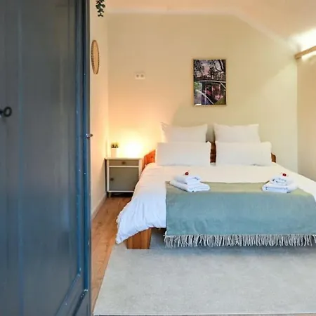 Belle 80 - Beautiful Renovated 1865 House *