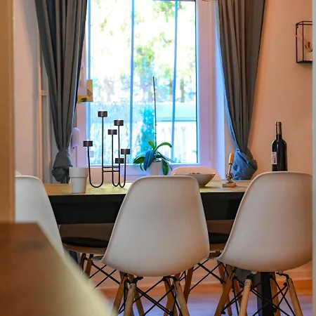 Belle 80 - Beautiful Renovated 1865 House