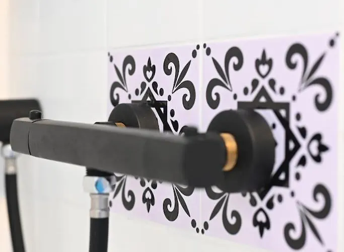 Belle 80 - Beautiful Renovated 1865 House *