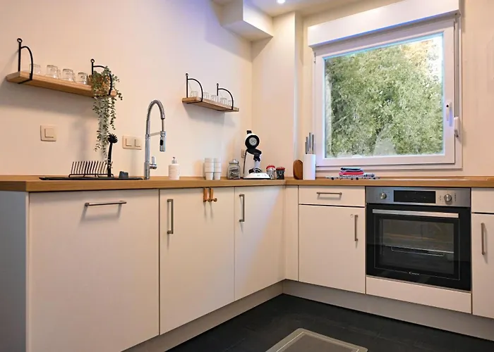 Belle 80 - Beautiful Renovated 1865 House Дом отдыха *