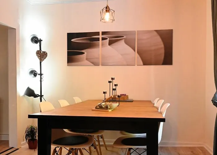 Belle 80 - Beautiful Renovated 1865 House Дом отдыха *